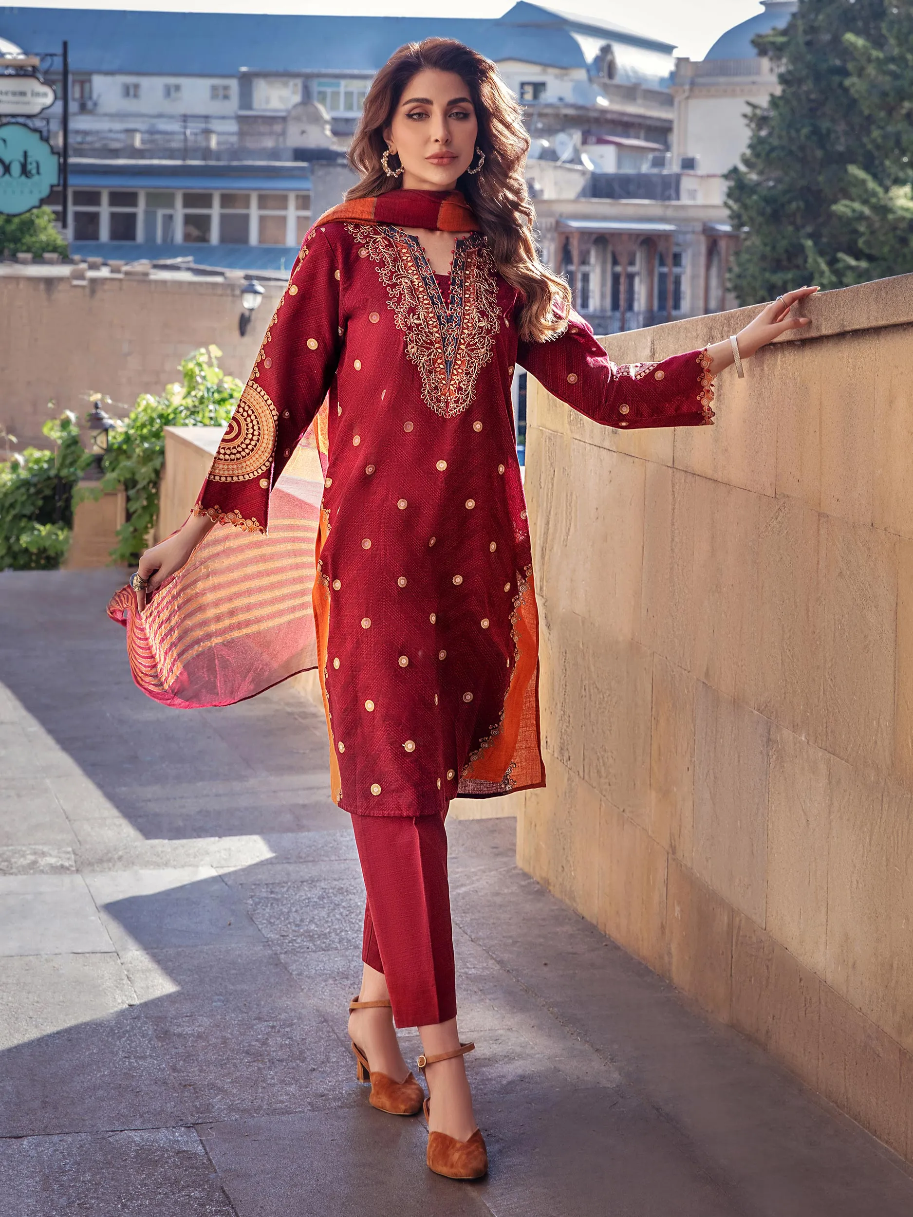 3 Piece Khaddar Suit-Embroidered (Unstitched)