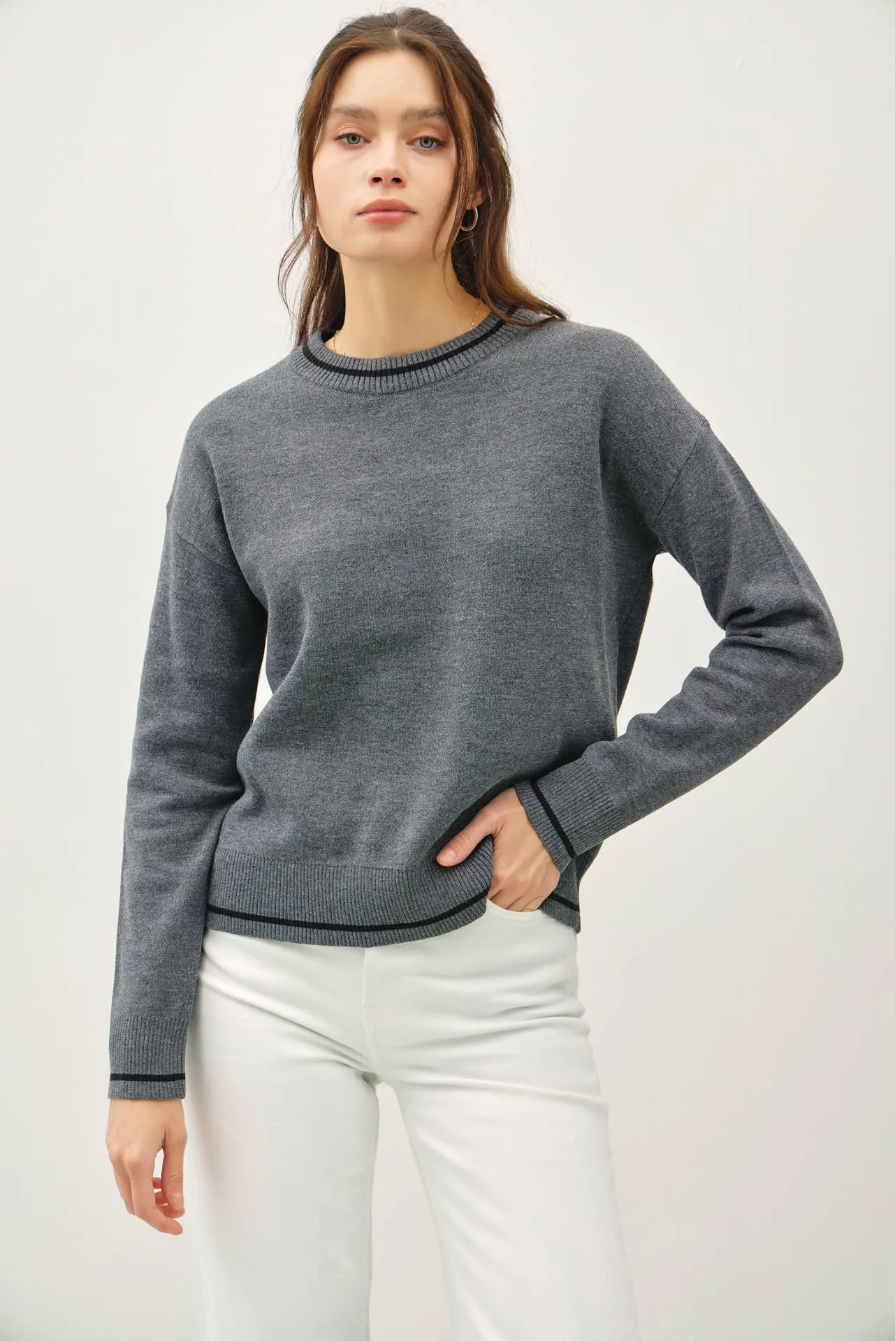 CREW NECK SWEATER WITH SINGLE STRIPE AT ENDS